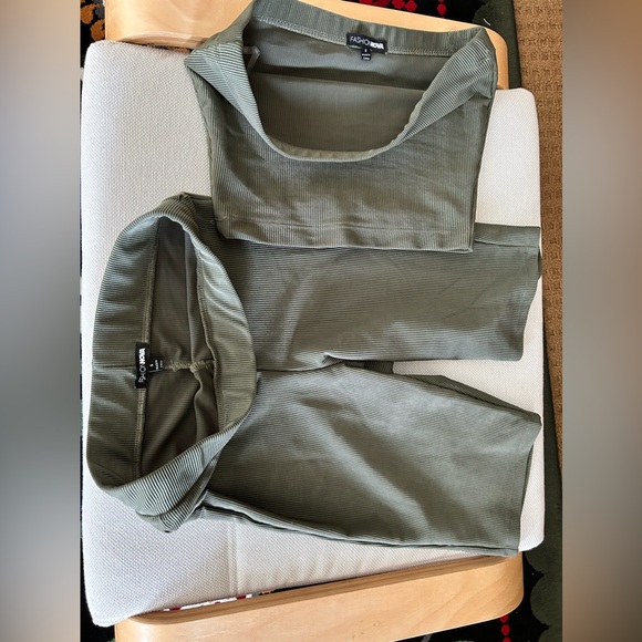 Short set- - Picture 5 of 5